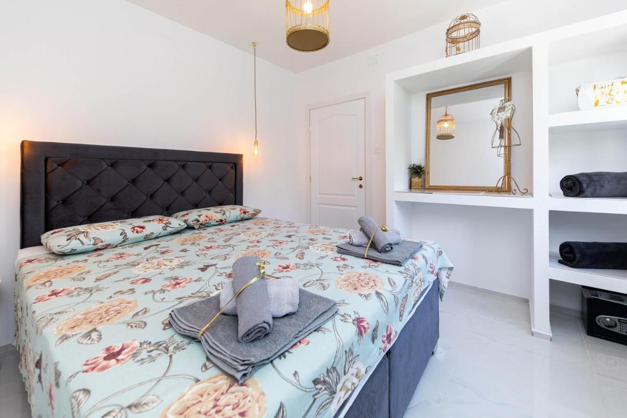 Gloria Luxury Suite Apartment ซริกเวนิซา ภายนอก รูปภาพ